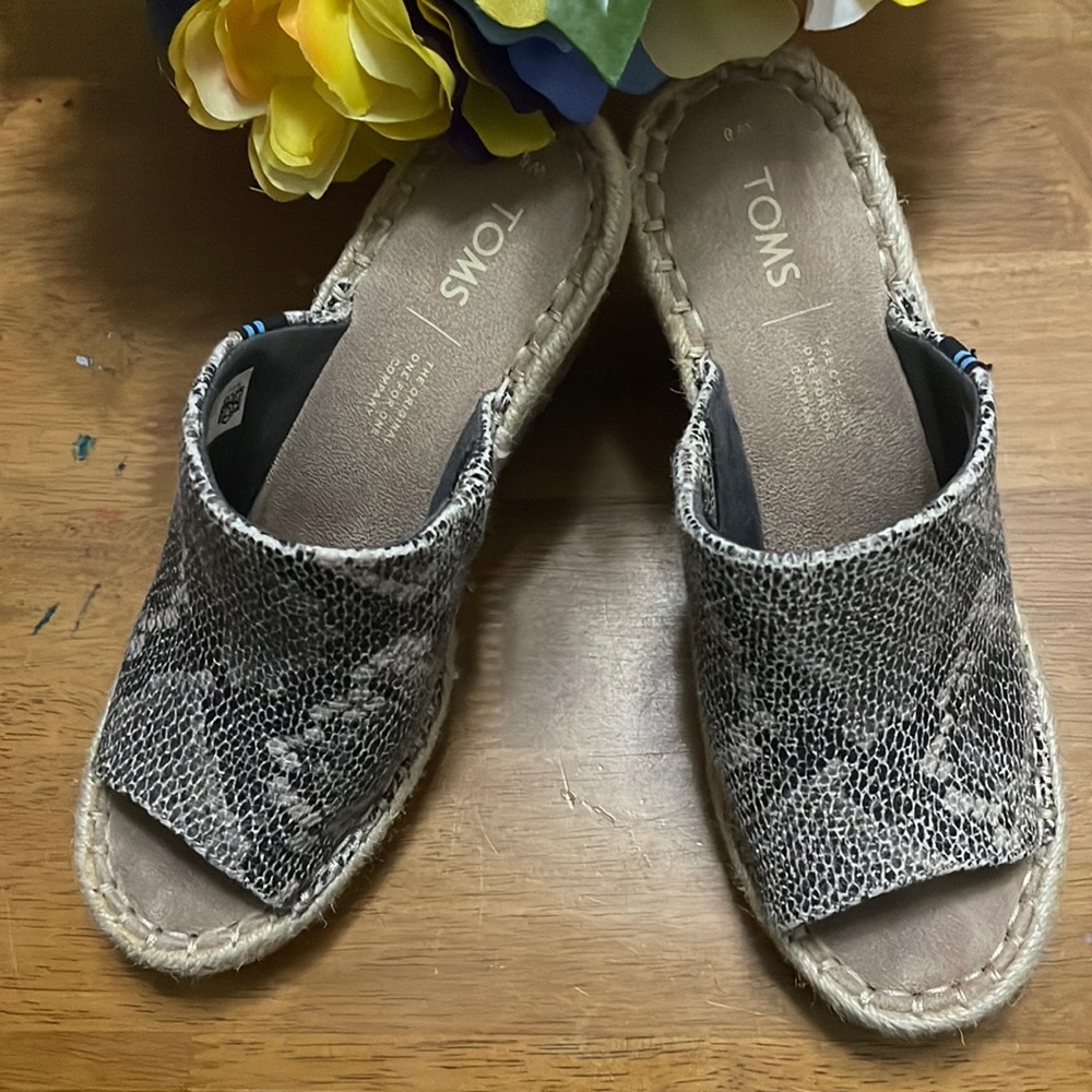 Toms Monica Wedge Mule in Python Print - Size 6 (womens)